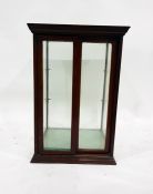 Mahogany glass table-top display case with sliding glass door, 40cm