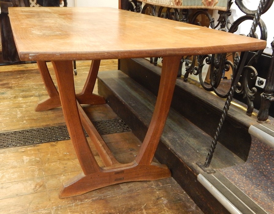 Edward Barnsley (1900-1987) circa 1940 oak refectory table, the rectangular top with curved ends - Image 3 of 10