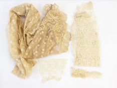 Quantity of various lace trimmings including Honiton lace veil