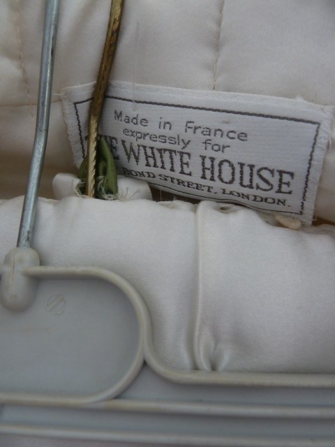 Vintage The White House, New Bond Street boucle wool cream skirt suit with a red three quarter - Image 2 of 5