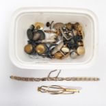 9ct gold chain bracelet and assorted cufflinks, etc (1 box)