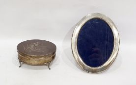 Edwardian silver dressing table jewellery box by William Comyns, London 1903, of oval form, the