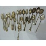 Quantity of silver teaspoons and others ( 1 bag)