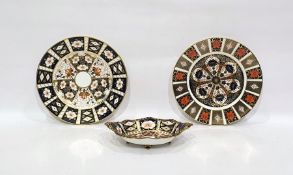 19th century Royal Crown Derby Imari pattern dish of shaped form with pierced handles and a pair
