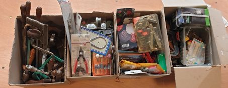 Four boxes of assorted vintage and modern tools including hacksaws, tenon saws, G-clamps, etc (4