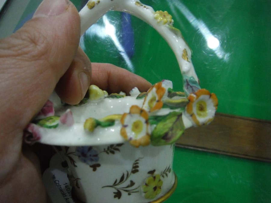 Rockingham porcelain miniature basket with hoop ha - Image 4 of 6