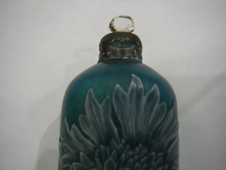 Victorian cameo glass scent bottle in the manner o - Image 3 of 6