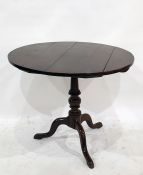 19th century oak plank-top circular centre table on turned supports to three cabriole legs, 86cm