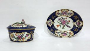 18th century Worcester porcelain oval box and cove