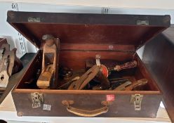 Stanley No.6 jack plane, Stanley No.4.5 smoothing plane and various other items in wooden box