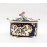 18th century Worcester porcelain butter tub and co