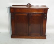 19th century mahogany chiffonier with applied moulded edge, above the single drawer, above two