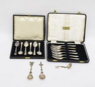 Set of six 20th century silver cake forks, cased, set of six silver coffee spoons, Birmingham