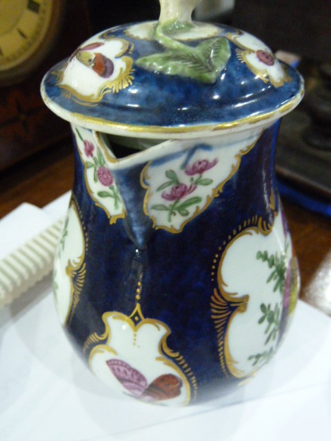 18th century Worcester porcelain blue scale ground - Image 4 of 6