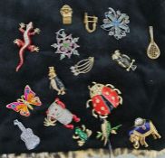 Quantity of costume brooches, mainly animal examples with enamel and diamante