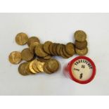 Large quantity of English pennies and other old currency (1 box)