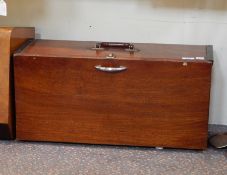 Mahogany cased Humig Vine type P8 automatic projector