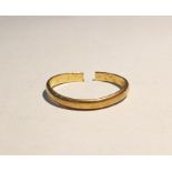 22ct gold wedding ring (cut approx. 1.6g)