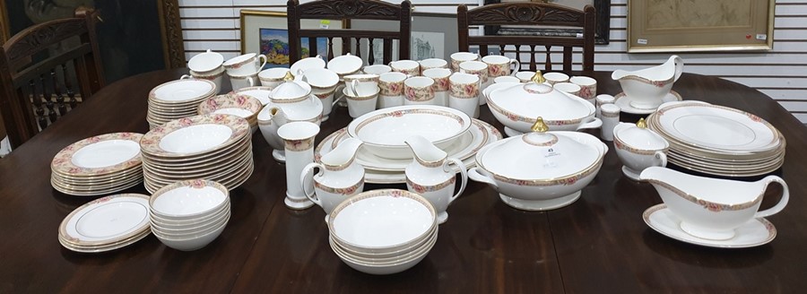 Royal Doulton table service in the 'Darjeeling' pa