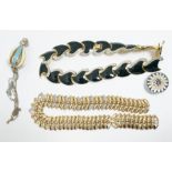Large quantity of costume jewellery to include diamante, chain necklaces, beads, etc