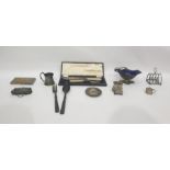 Quantity of silver plated items including an early 20th century purse and a cased pair of fish