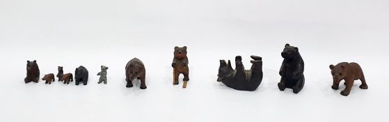 Ten assorted carved Blackforest type figure of bears and one pewter example (11)