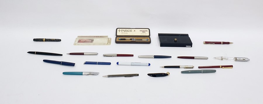 Small quantity of fountain pens and other pens