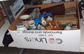 Assorted ceramics and collectables including little Dutch ceramic houses in their original boxes