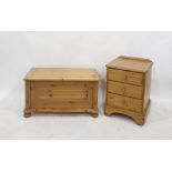 A 20th century pine bedside chest of three drawers and a 20th century pine blanket box (2)