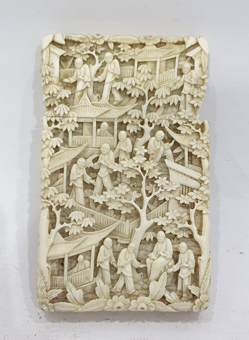 Chinese carved ivory card case, allover decorated with figures on verandas and trees, 12cm ( - Image 2 of 2