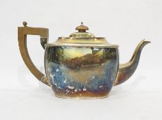 George V silver teapot, Chester 1918 (maker's marks rubbed), 17.6 troy oz