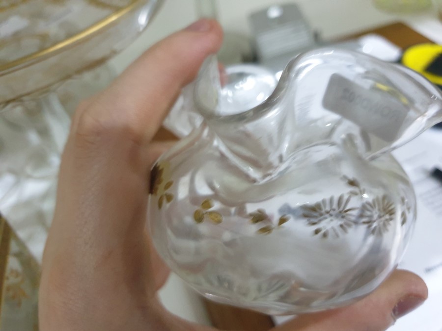 Gilt and clear covered butter dish with fruiting vine decoration, dome cover with pointed finial, - Image 5 of 7