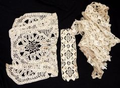 18th century bobbin lace collar/fichu and various pieces of antique lace (1 bag)