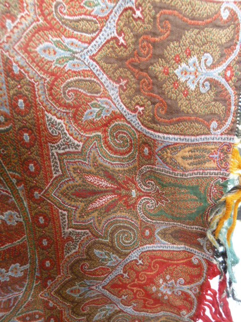 Vintage wool paisley shawl , 320 x 300 cms approx - Image 2 of 3