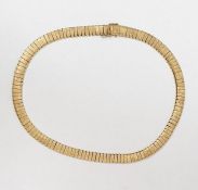 18ct gold articulated necklace with rectangular matt-finish links, 90g approx