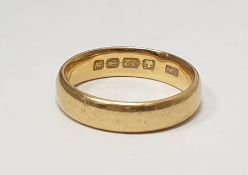 22ct gold wedding band, 5.3g approx