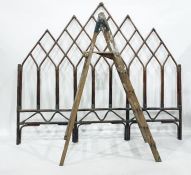 Five-rung vintage stepladder (showing signs of use), platform height 1m 15cm and 2m open latticework