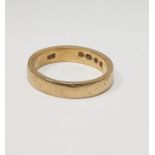 22ct gold wedding ring, flattened edge, 6g approx