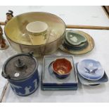 Various items of porcelain and pottery, to include a Royal Doulton bowl printed and painted with '