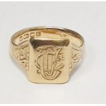 18ct gold gent's signnet ring with engraved shoulders, 6.2g approx