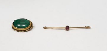 9ct gold and garnet bar brooch set single oval cut stone and gold-coloured metal and malachite