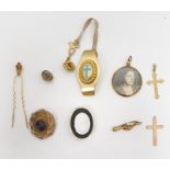 Quantity gold cross pendants, gold-coloured metal and glass locket, black and white cameo, gilt