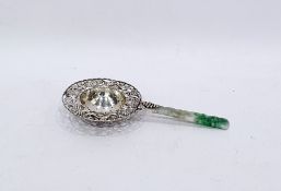 Oriental carved jade and silver-coloured metal tea strainer Condition ReportIt is marked, the jade