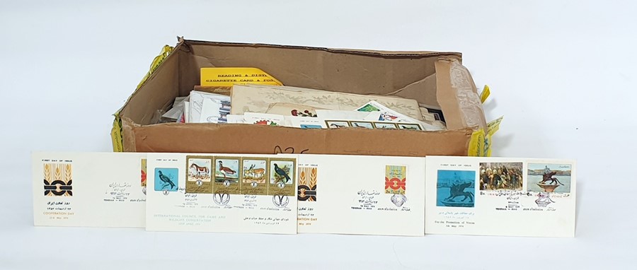 Box of stamps and covers from many countries, including Japan (quantity)