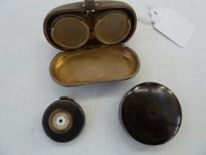 Victorian silver double sovereign case, London 1884, in curved case, steel button stud watch (af)