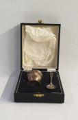 Cased silver eggcup and teaspoon, Birmingham 1967 Condition ReportBoth items are assay-marked