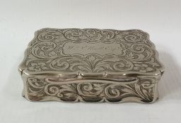 Silver-coloured metal snuff box, shaped rectangular, with foliate scroll engraved decoration