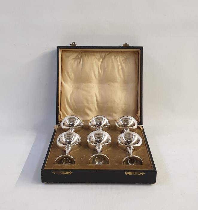 Set of six George V silver miniature goblets, in case, Birmingham 1926, 4.4ozt