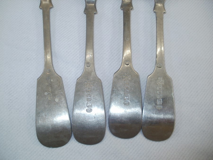 Set of five Old English pattern spoons by Jameson, Aberdeen, a Victorian Old English pattern - Image 2 of 6