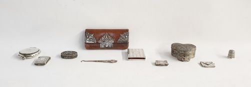 Assorted items to include a Victorian silver vesta case with foliate decoration, a silver-cased